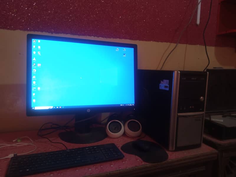 Gaming PC and Monitor 8