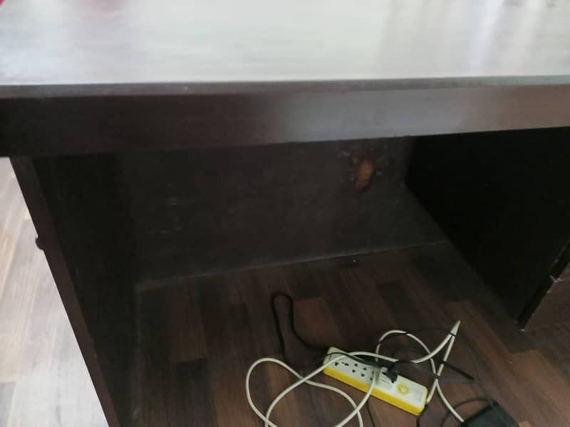 Wooden Office Table | Excellent Condition 2