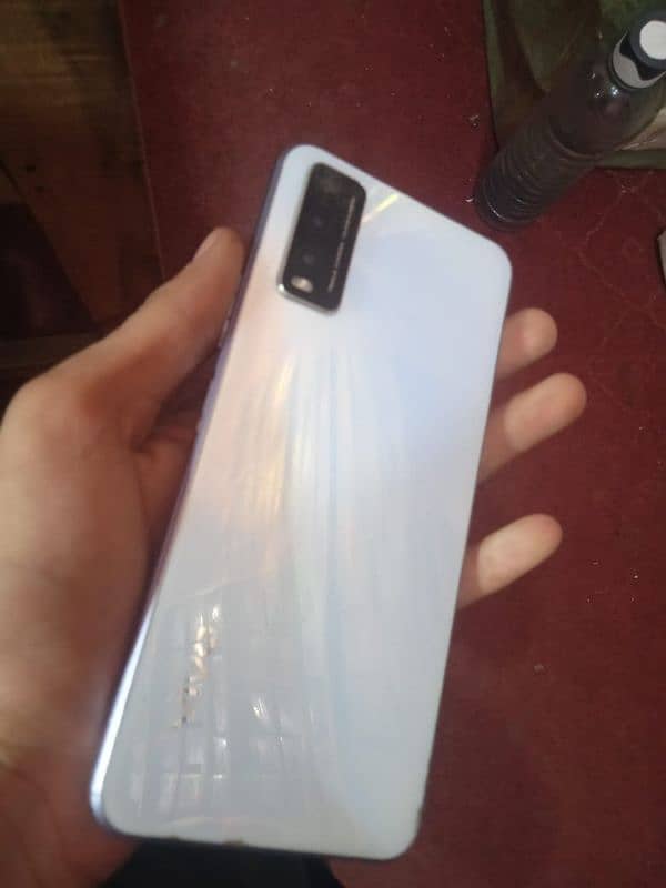 vivo y20 with box 1