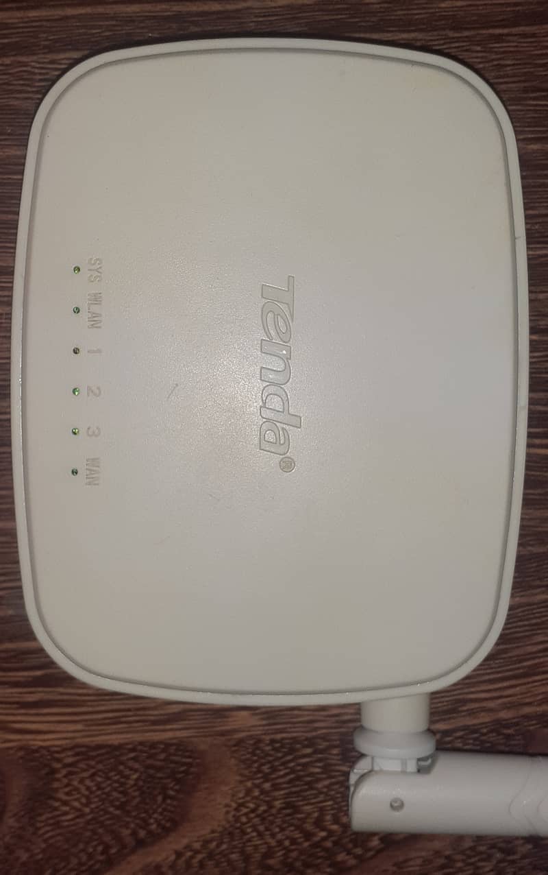 Tenda single antenna router 0