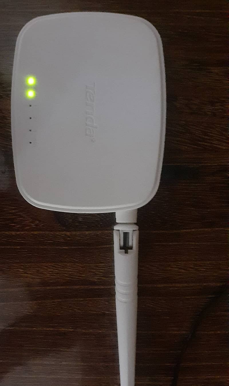 Tenda single antenna router 4