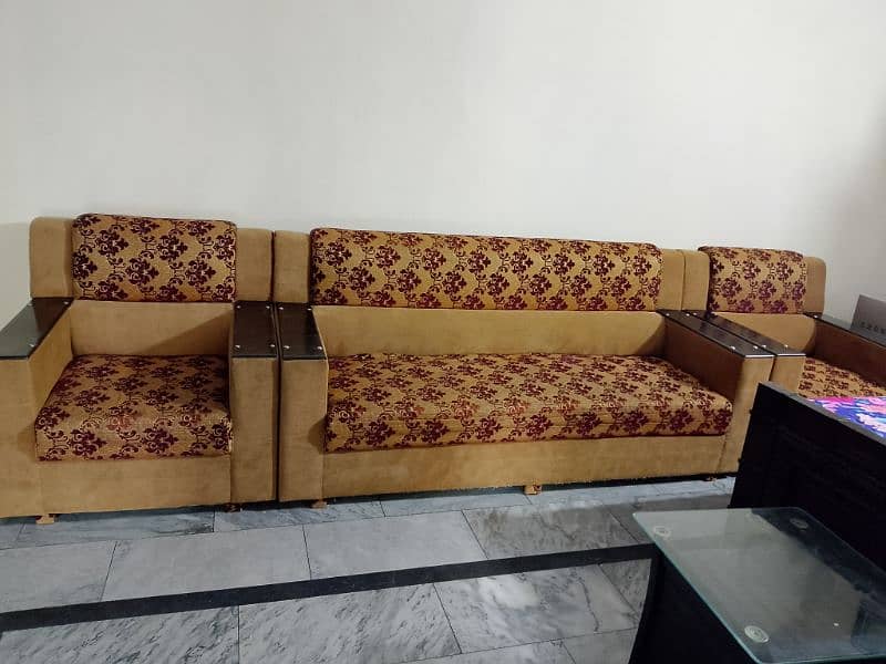 5 seater sofa with cushions 0