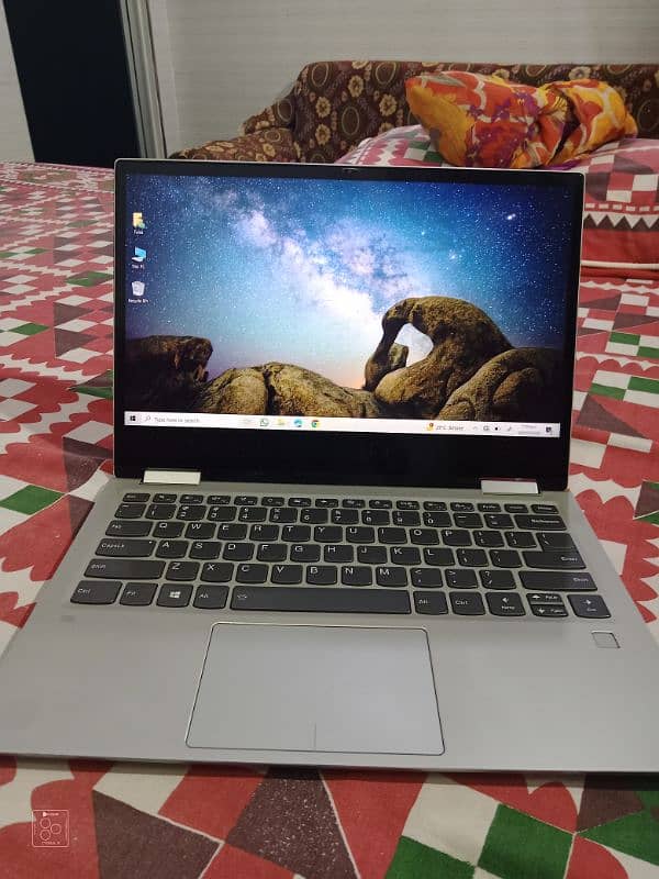 Lenovo YOGA 720-13IKB 1