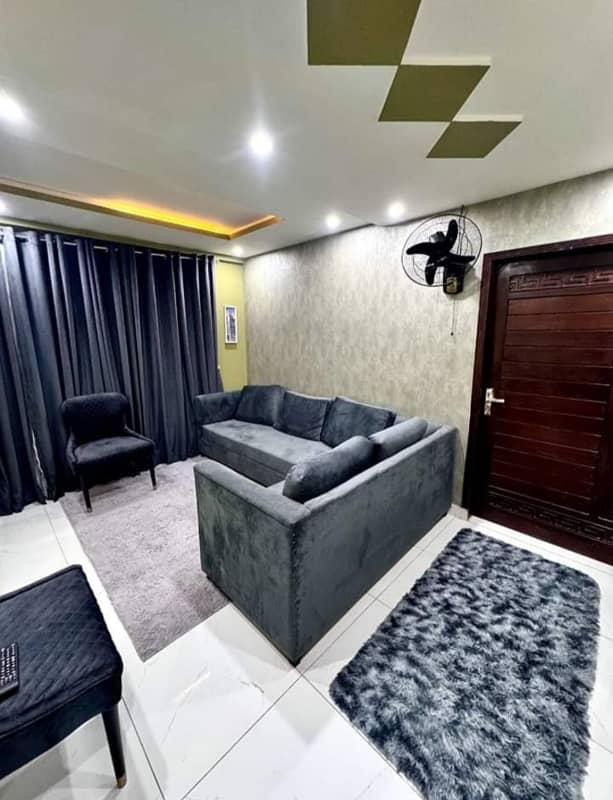 1 Bedroom VIP Full furnish flat per day available in Bahria town Lahore 5