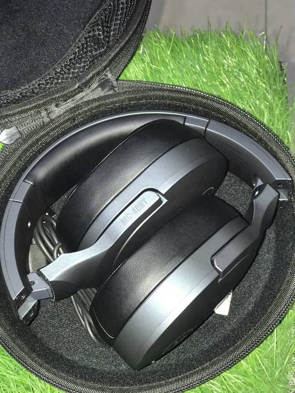 MC. 40BT. bluetooth,headphones 8