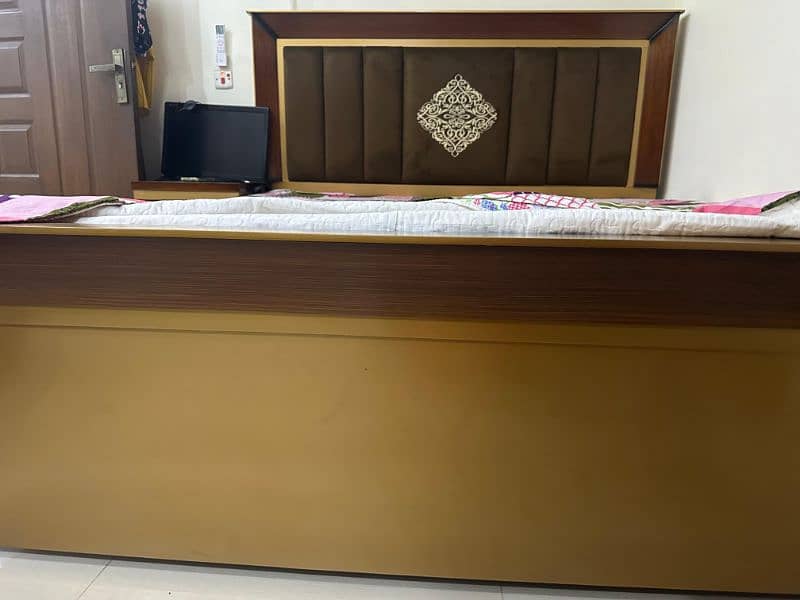 wooden king bed Without mattress 3