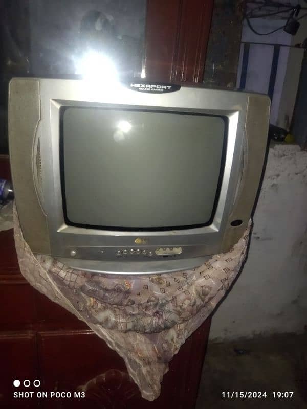 LG Tv good condition 1