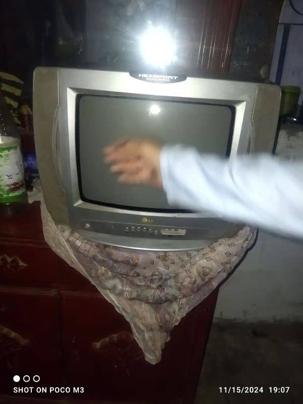 LG Tv good condition 3