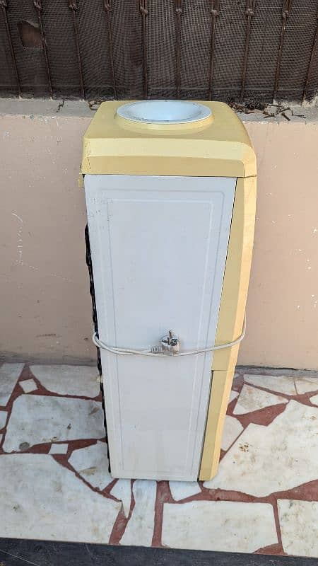 HAIER DISPENSER 2