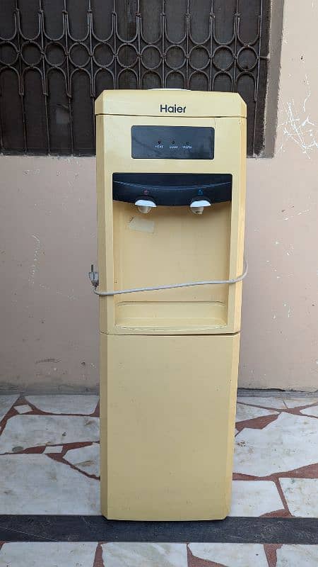 HAIER DISPENSER 4