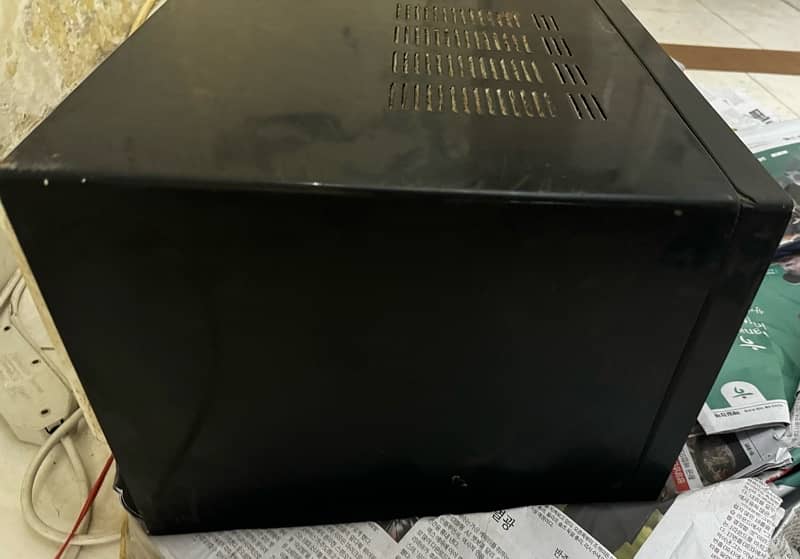 DAWLANCE GENUINE LARGE SIZE MICROWAVE OVEN 4