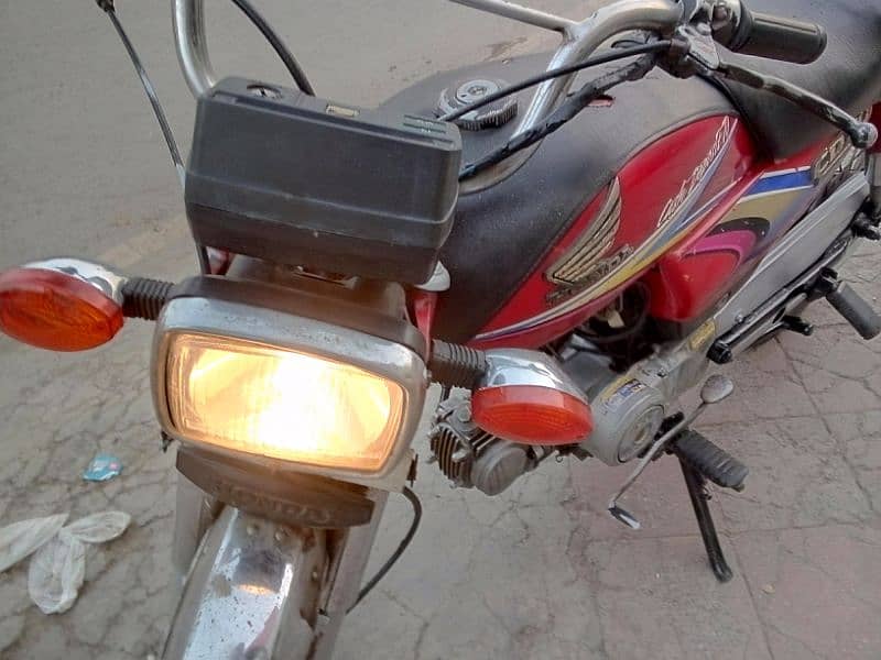 Honda 70 2121 Golden Number 4