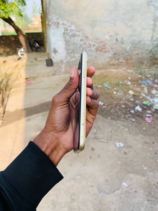 iPhone XR 64GB Non pta 03095223360 Call 7