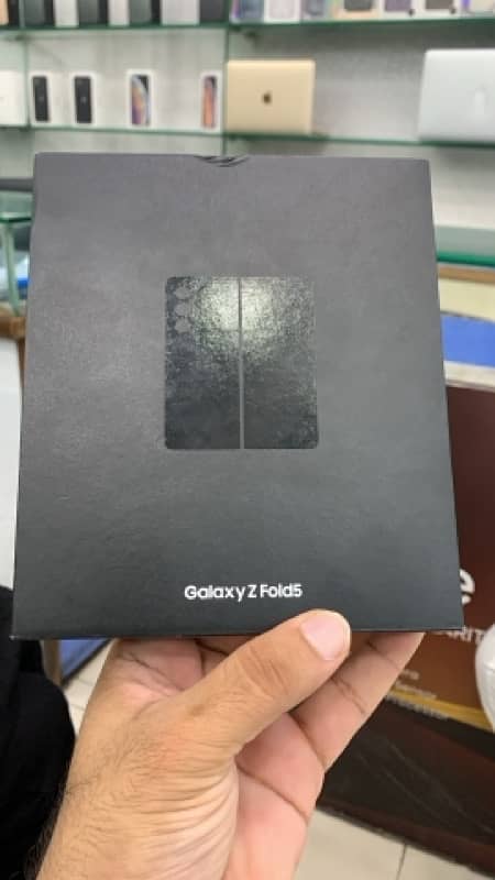 SAMSUNG GALAXY Fold 5 12/512gb official pta approved 0