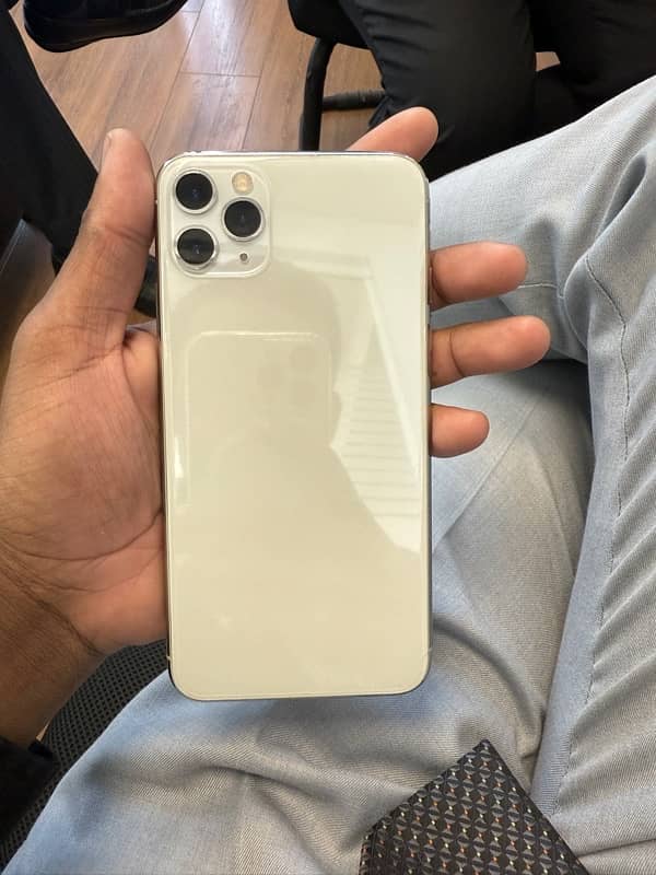 Iphone 11 pro max Pta Approved 0