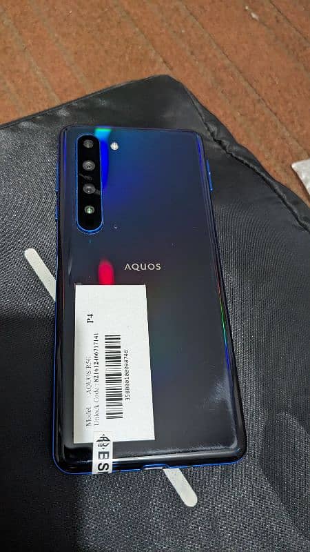 Aquos R5g 12/256 9