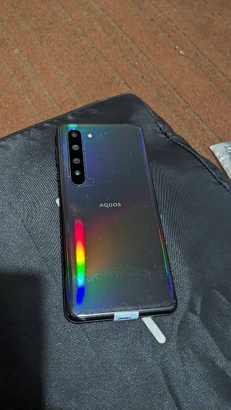 Aquos R5g 12/256 10