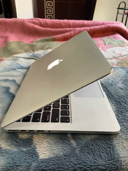 Condition 9/10 macbook pro 1