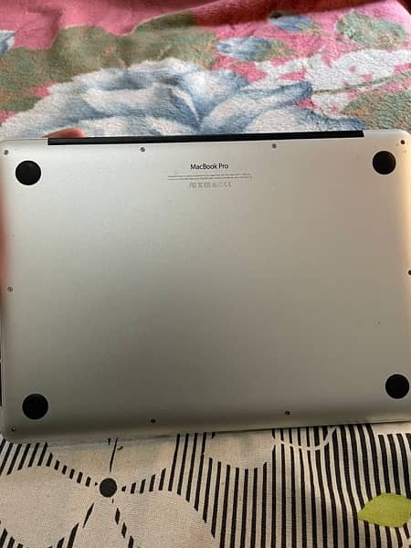 Condition 9/10 macbook pro 4