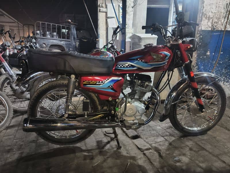 Honda 125. . . . urgent sale full modified. . . . 0