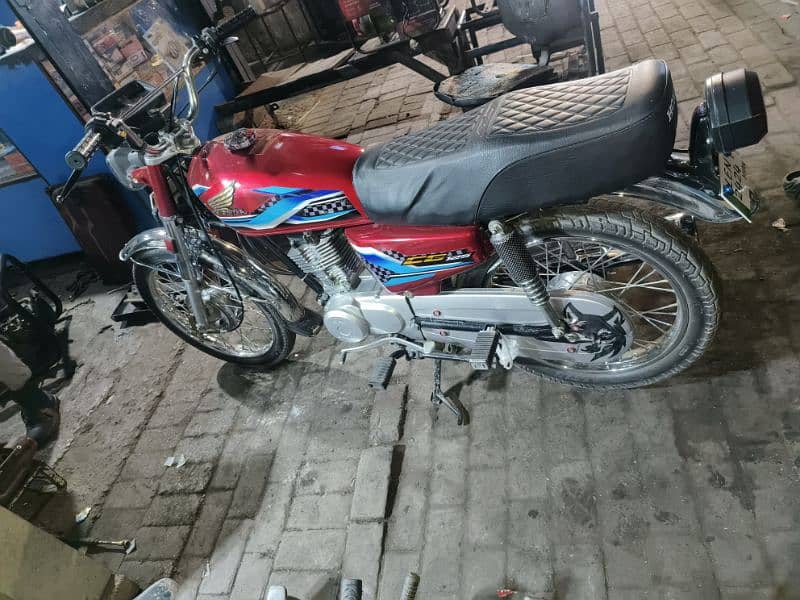 Honda 125. . . . urgent sale full modified. . . . 1