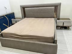 "Modern Bed with Matching Side Tables for Sale – Excellent Condition!"