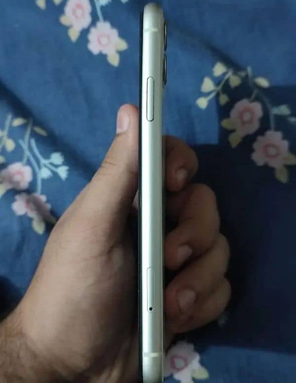 iPhone 11 non PTA 1