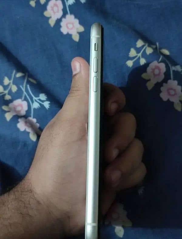 iPhone 11 non PTA 4