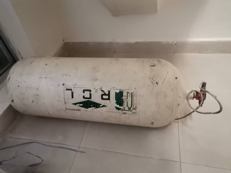 CNG cylinder with kit. 0