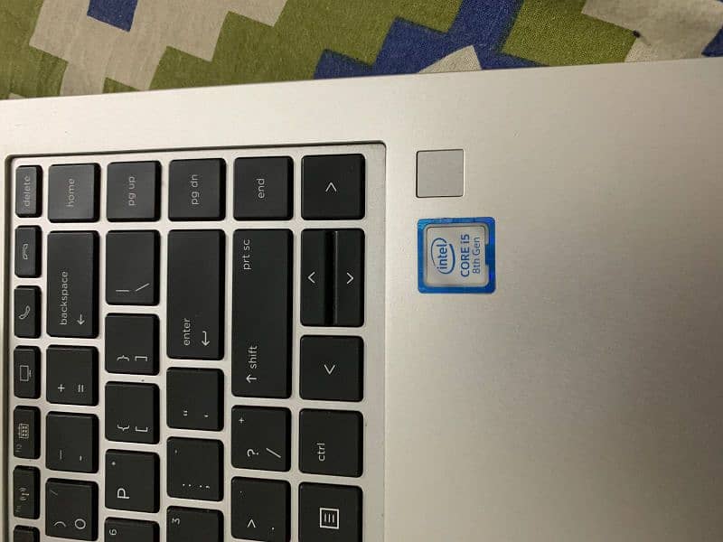 HP Elitebook i5 8 gen 8gb 256 ssd 2