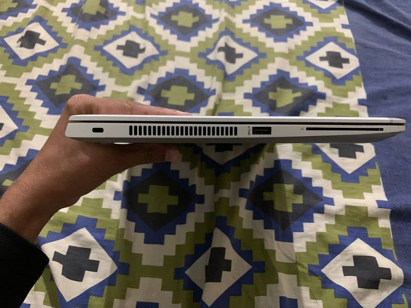 HP Elitebook i5 8 gen 8gb 256 ssd 7