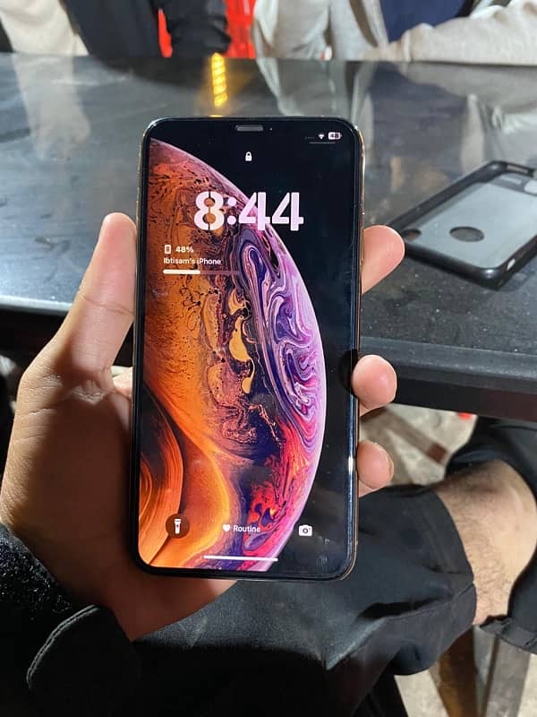 Iphone Xs max 64 Gb Non Pta-Factory Unlocked ( Golden Colour ) 2