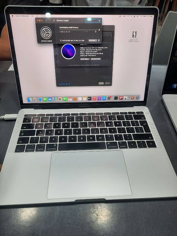 Apple Macbook pro 2017 0