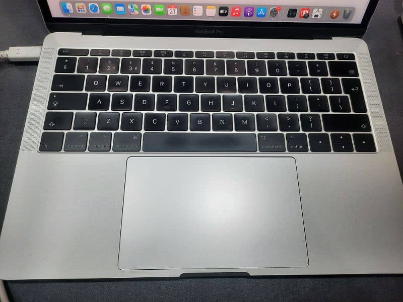 Apple Macbook pro 2017 2