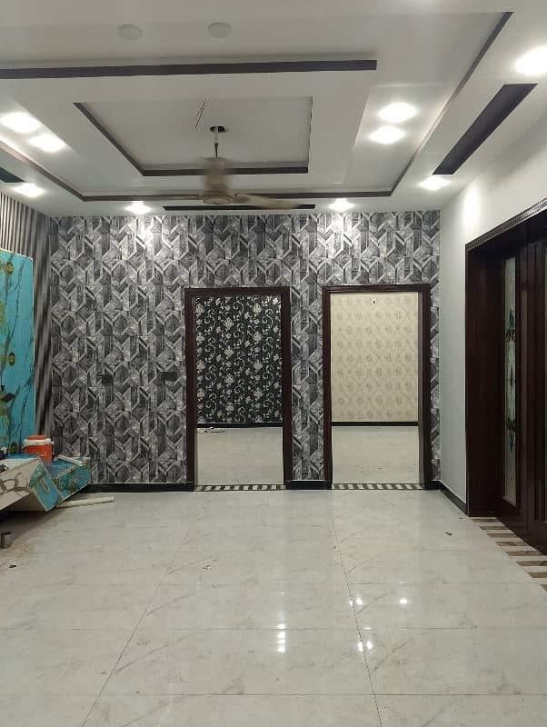 10 Marla New House On 60 Feet Road ( Corner + Facing Park ) In Gulshan e Lahore Society 17