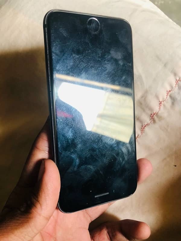 IPHONE 8 64 GB Factory unlocked Geniun set whatapp 03007464143 1