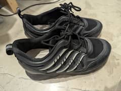 COMFORTABLE SNEAKERS SIZE 38