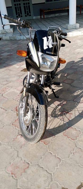 Ok bike hai lush condition me hai bilkul ok hai engine be saaf bike h 1