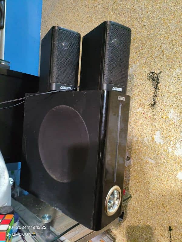 Lunar computer Woofers 1