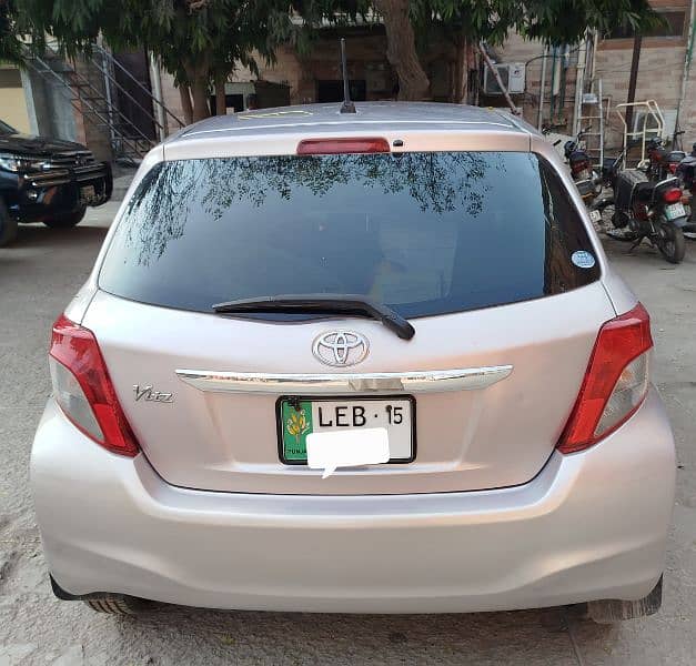 Toyota Vitz 2011 1