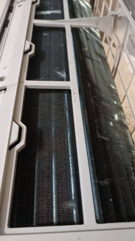 1.5 Ton Haier inverter AC compressor fault 2