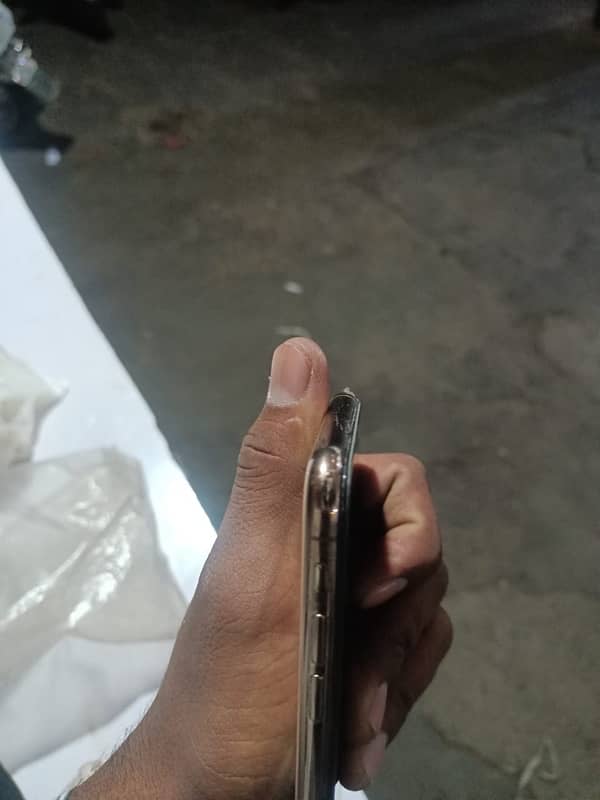 urgent need iphone xs 256gb nonpta 3