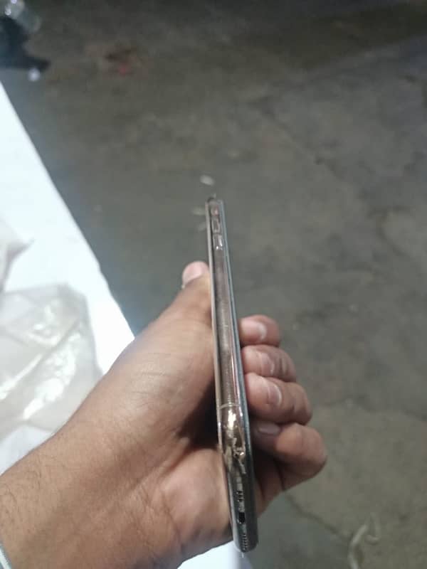 urgent need iphone xs 256gb nonpta 4