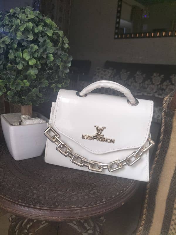 Exclusive deal - Chic Leather Handbag & Stylish White Crossbody Bag!!! 2