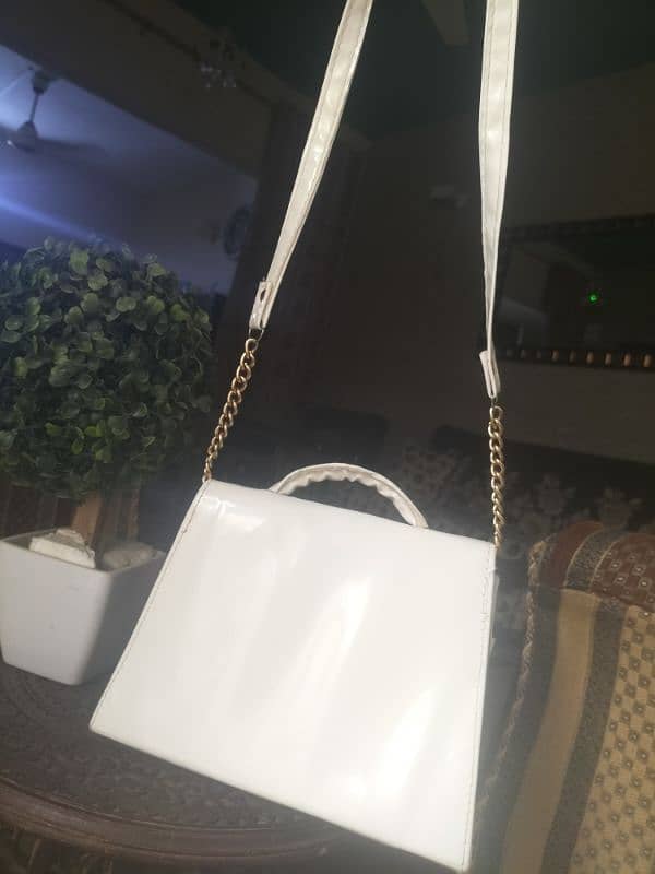 Exclusive deal - Chic Leather Handbag & Stylish White Crossbody Bag!!! 4