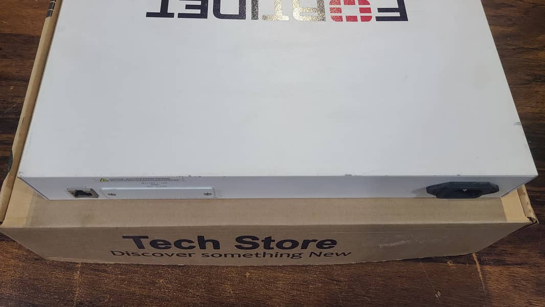 Forti-Switch | Fortinet FS-124D-POE managed Branded Used (With Box) 16