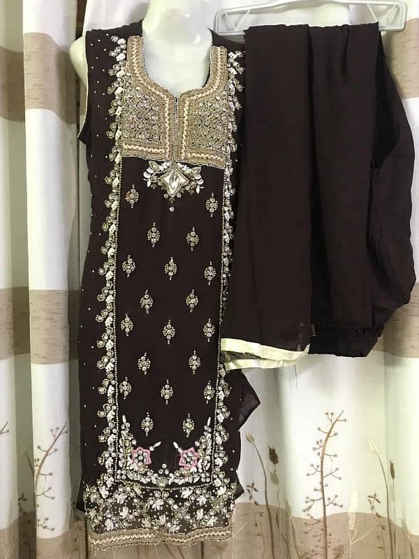 Embroided kurta shalwar dupatta 2