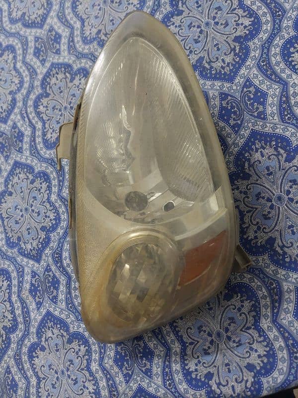 Toyota Platz HeadLight 2