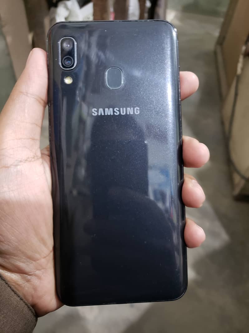 Samsung A30 . PTA Approved. . . 4/64  with BOX 0