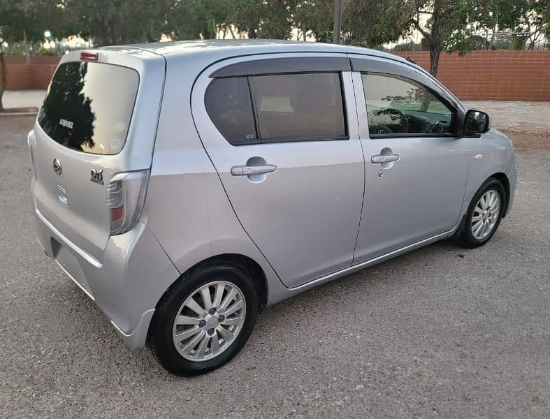 Daihatsu Mira 2017 3